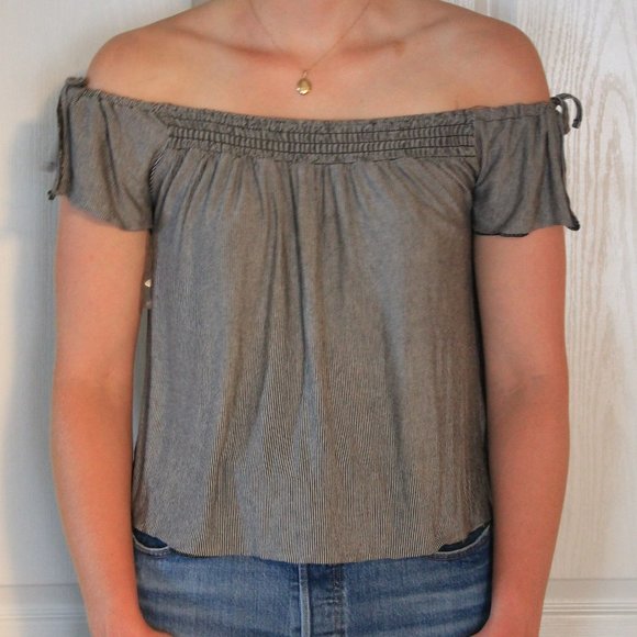 American Eagle Soft&Sexy Off the Shoulder Top - Picture 1 of 2